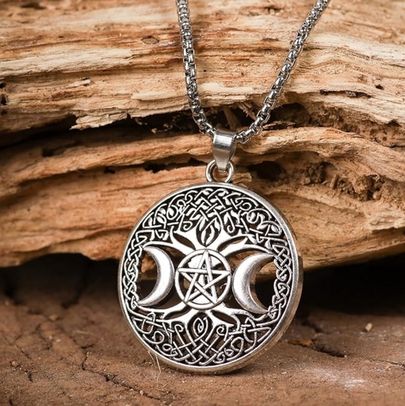 Jewelry - Silver Celtic Moon Pendant Necklace